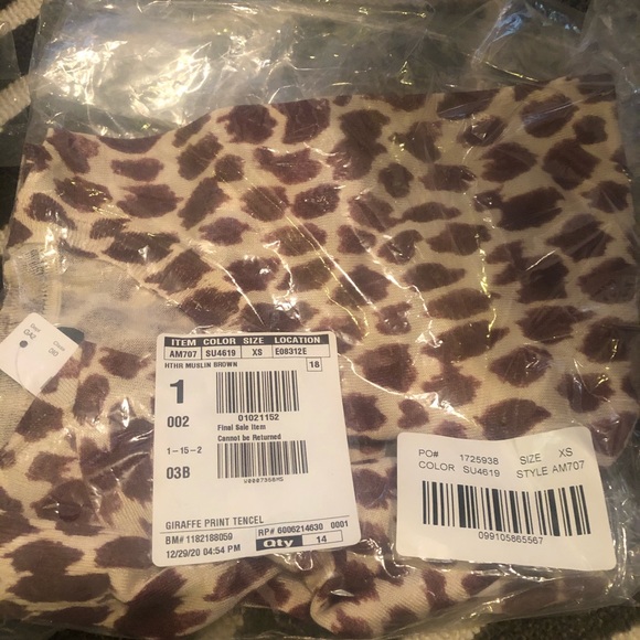 NWT J. Crew short sleeve silk mix giraffe sweater - Picture 2 of 2